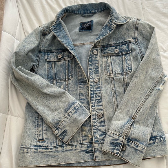 Abercrombie & Fitch Oversized Jean Jacket - Picture 1 of 3